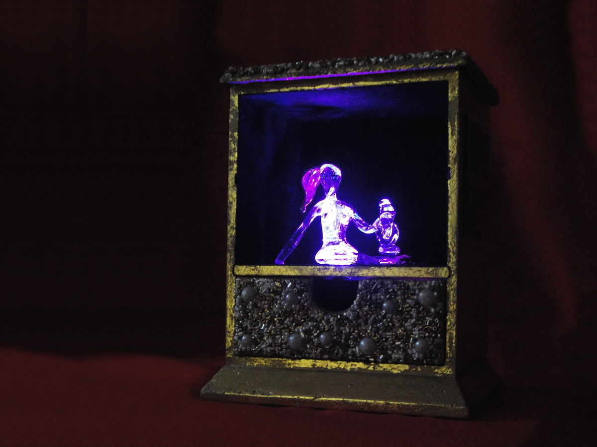 Ariel-Led in violetter Transition